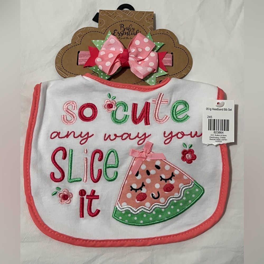 NWT Baby Essentials Bow & Bib